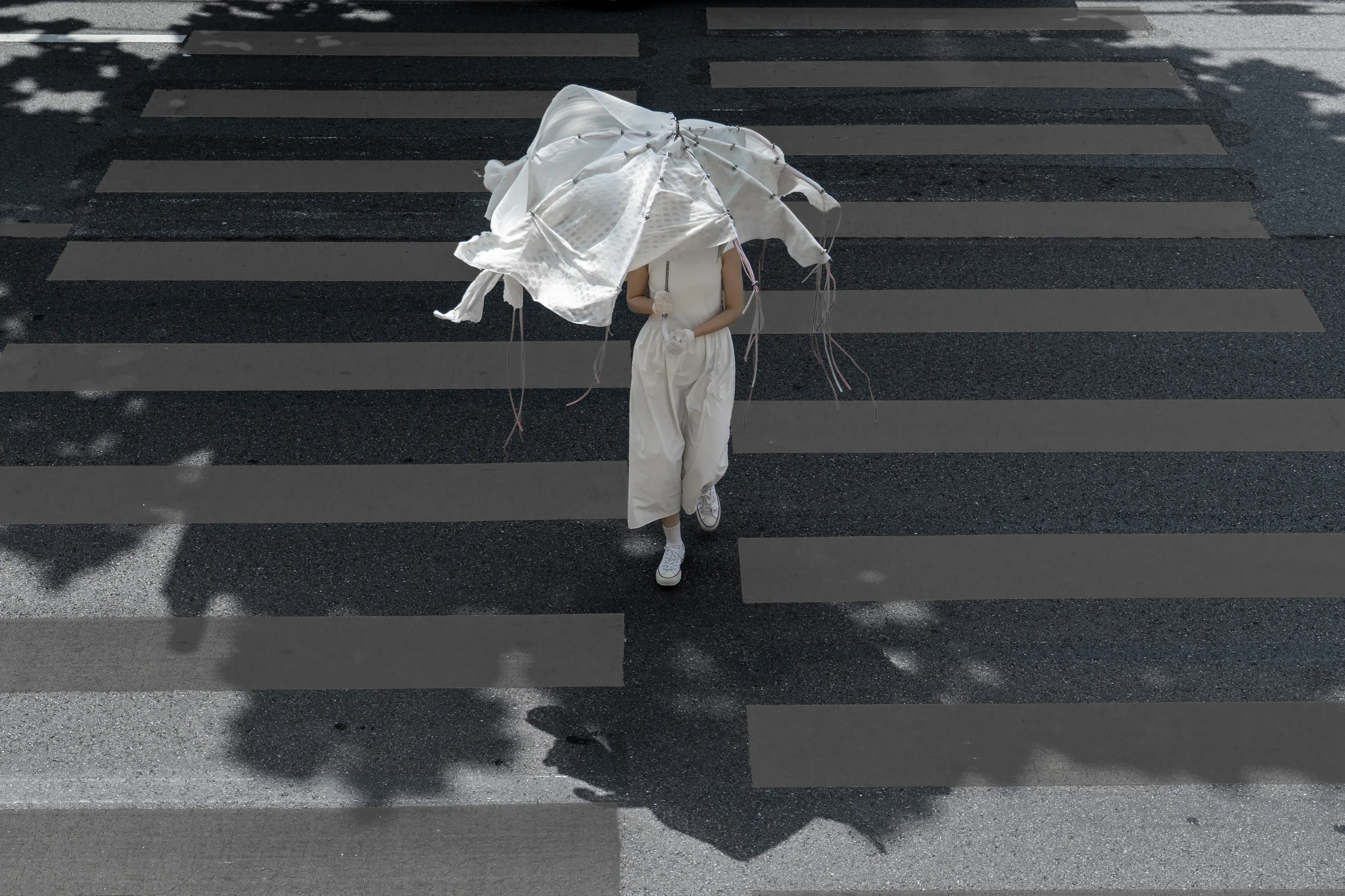 The Eerie Whispers, Performance at SPACE TUM, 2026. Performer: YeSeul Yoon, Photo: Haegyu Lee